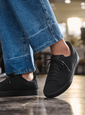 Women’s Irvine – Blackout