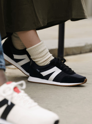 Women’s Milan – Black and White